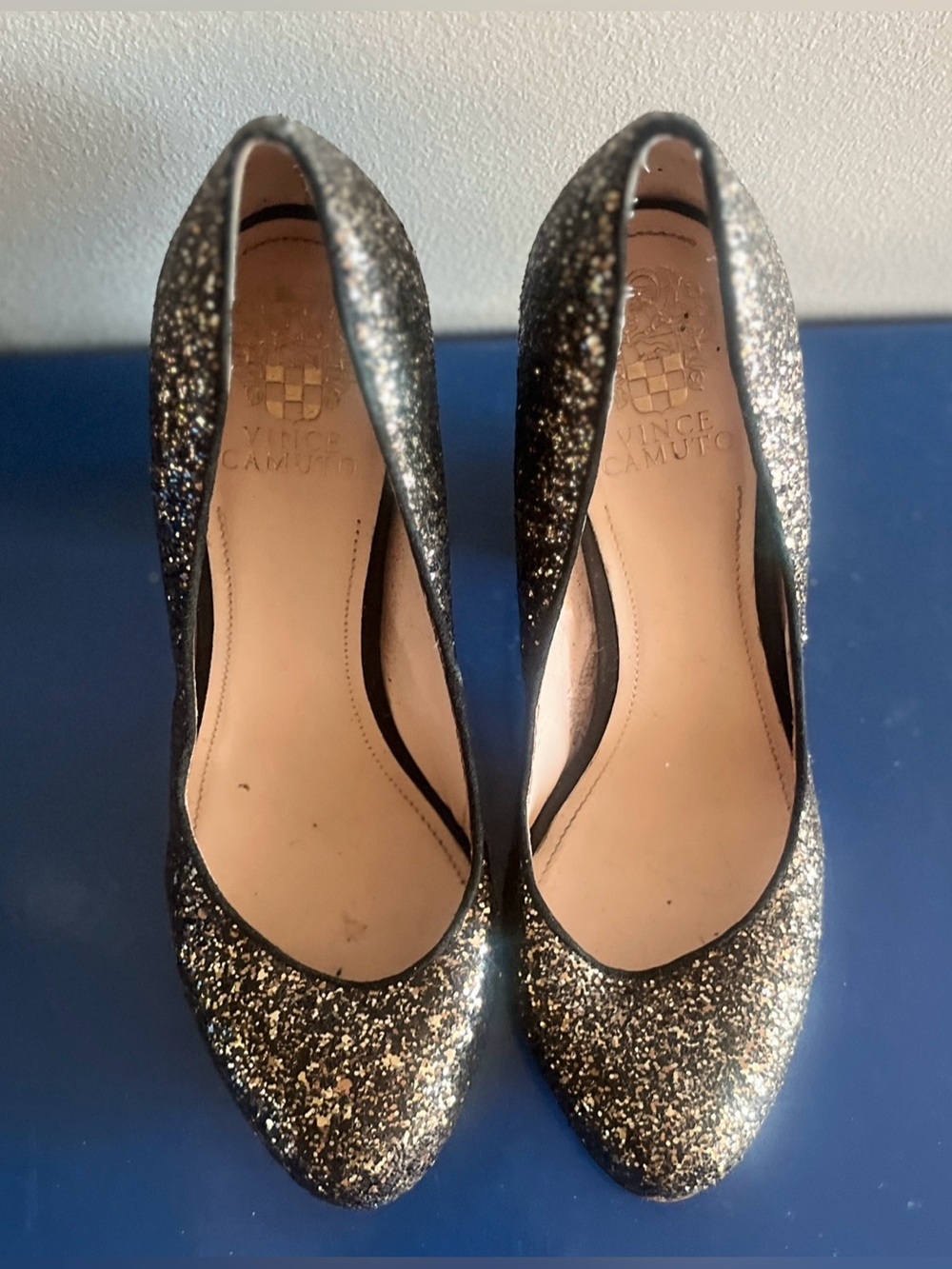 Vince Camuto Gold & Black Glitter
Chunky Block Heel Pumps size 9